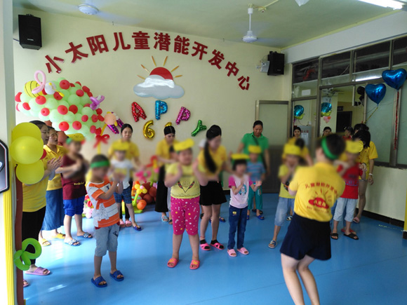 传递快乐 承载希望 六一主题活动(图6)