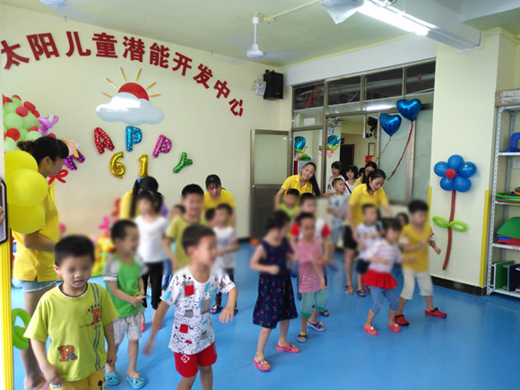 传递快乐 承载希望 六一主题活动(图9)