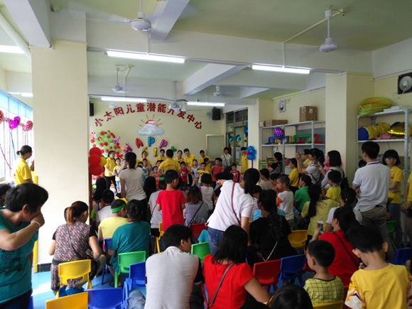 传递快乐 承载希望 六一主题活动(图14)