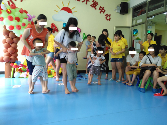 传递快乐 承载希望 六一主题活动(图25)