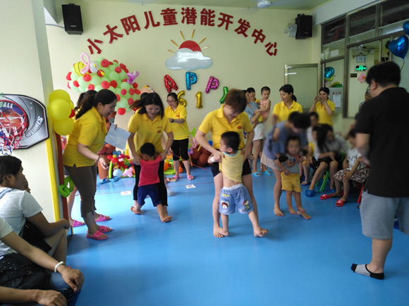 传递快乐 承载希望 六一主题活动(图24)