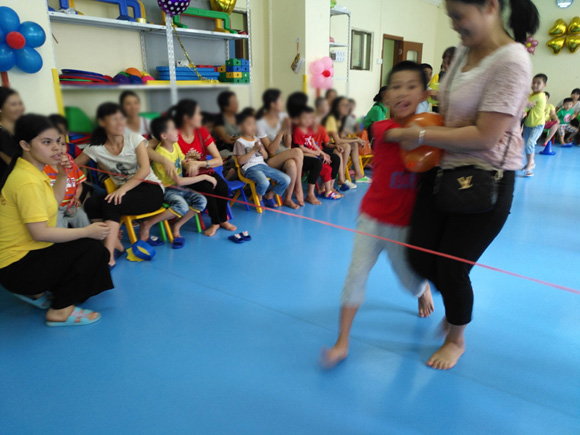 传递快乐 承载希望 六一主题活动(图30)