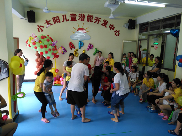 传递快乐 承载希望 六一主题活动(图34)