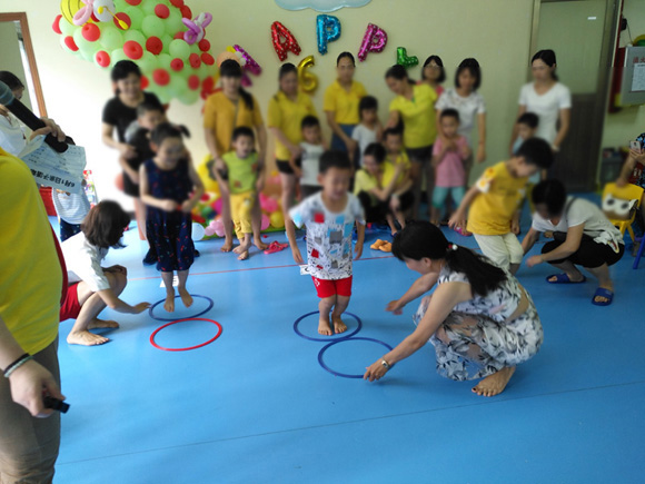 传递快乐 承载希望 六一主题活动(图37)