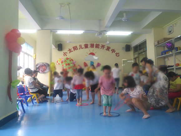 传递快乐 承载希望 六一主题活动(图42)