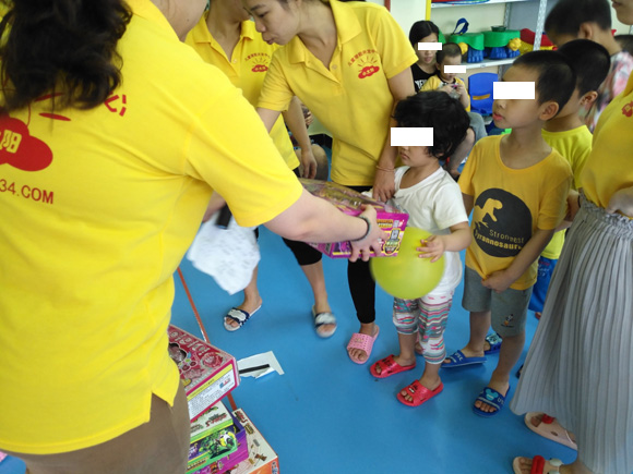 传递快乐 承载希望 六一主题活动(图56)