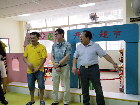 省残联康复部部长何康木莅临指导(图1)