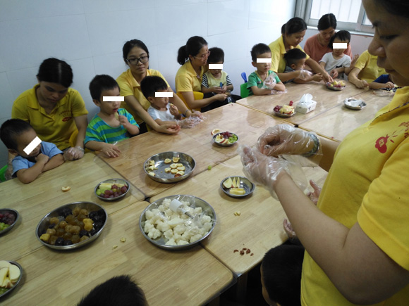 亲子做月饼 其乐融融(图3)