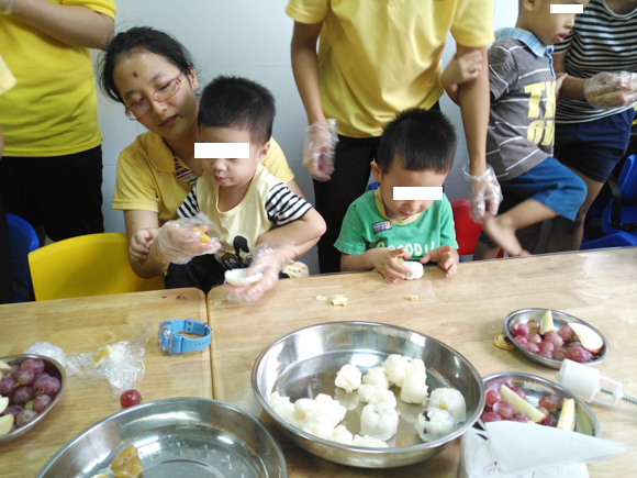 亲子做月饼 其乐融融(图6)