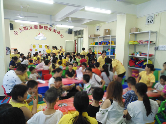 亲子做月饼 其乐融融(图9)