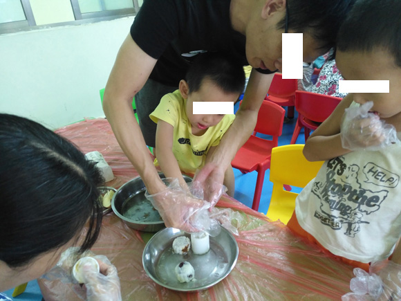 亲子做月饼 其乐融融(图14)