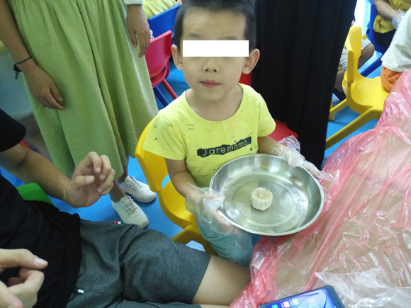 亲子做月饼 其乐融融(图19)