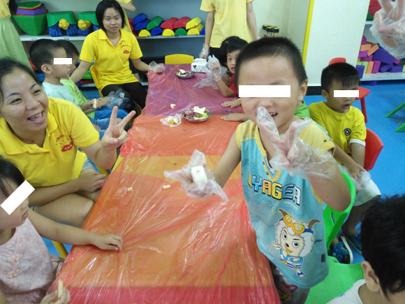 亲子做月饼 其乐融融(图21)