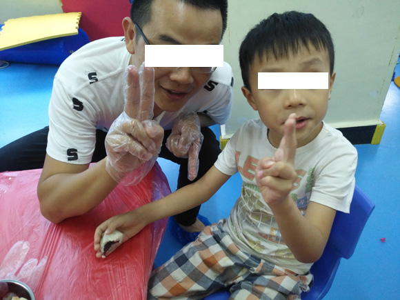 亲子做月饼 其乐融融(图22)