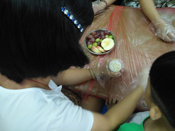 亲子做月饼 其乐融融(图20)