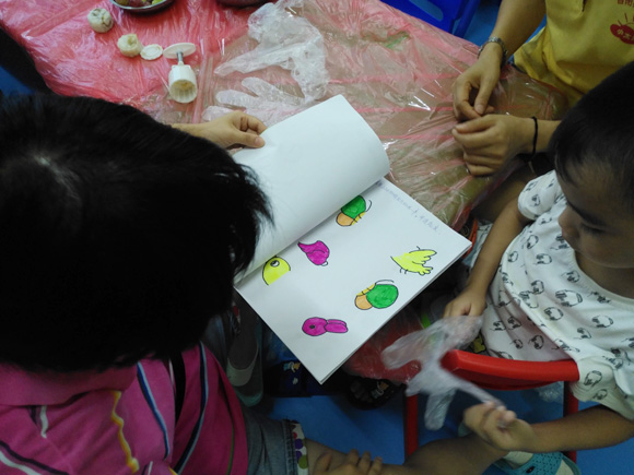 亲子做月饼 其乐融融(图27)