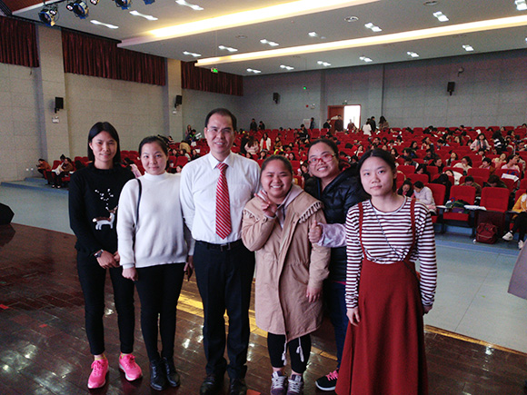 参加“语言障碍促进治疗”培训(图2)