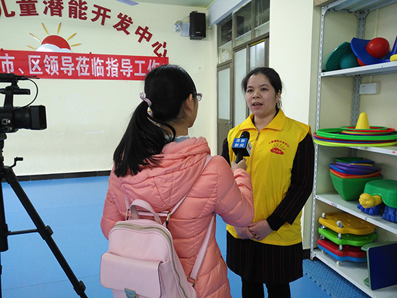 副市长雷玉春、市残联、区残联理事长慰问(图8) 副市长雷玉春、市残联、区残联理事长慰问(图8)