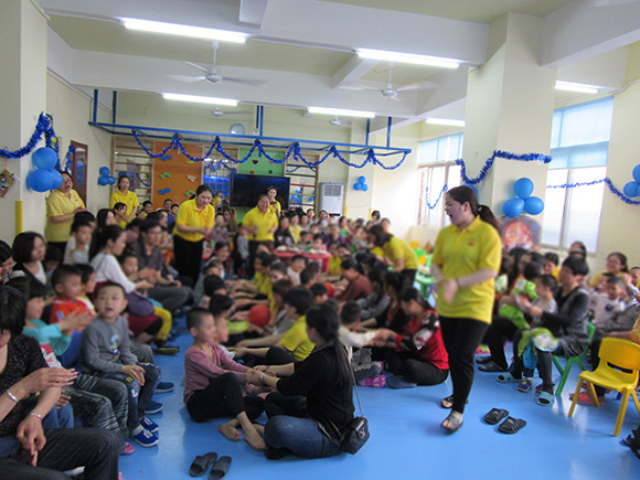 “国际自闭日”趣味亲子活动(图11) “国际自闭日”趣味亲子活动(图11)