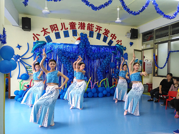 “国际自闭日”趣味亲子活动(图40) “国际自闭日”趣味亲子活动(图40)