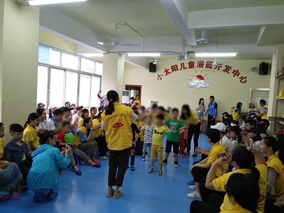 粤港澳服饰联盟义工队探访(图4)