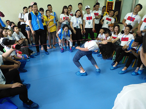 粤港澳服饰联盟义工队探访(图10)