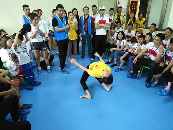 粤港澳服饰联盟义工队探访(图13)