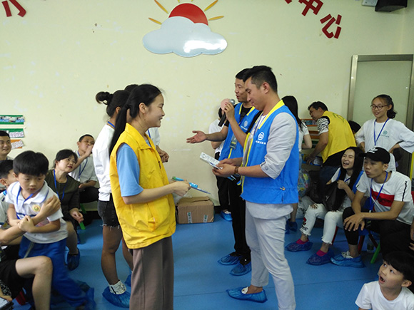 粤港澳服饰联盟义工队探访(图16)