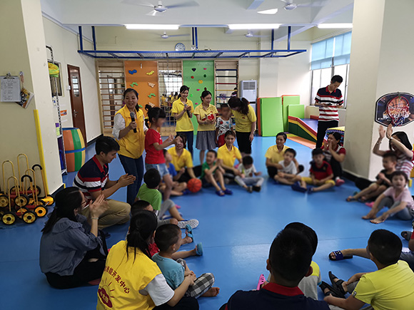 清新区团委书记一行慰问小太阳(图11)