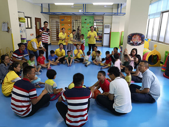 清新区团委书记一行慰问小太阳(图9)