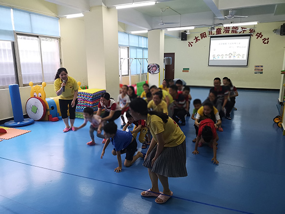 清新区团委书记一行慰问小太阳(图18)