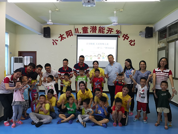 清新区团委书记一行慰问小太阳(图19)