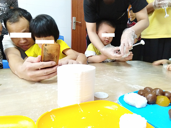 亲子DIY冰皮月饼(图22)