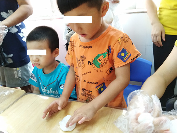 亲子DIY冰皮月饼(图23)