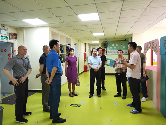 省、市人大代表莅临检查残疾人康复工作(图1)