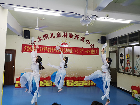 女企业家一对一帮扶“星星的孩子”(图13)