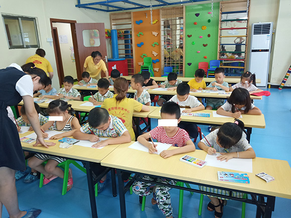 华逸幼儿园与小太阳的交流活动(图6)