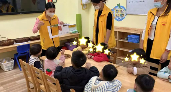 “拾一片树叶，贴一纸童心” (图7)