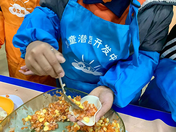 “幼”遇冬至-饺香四溢--冬至包饺子活动(图5) “幼”遇冬至-饺香四溢--冬至包饺子活动(图5)