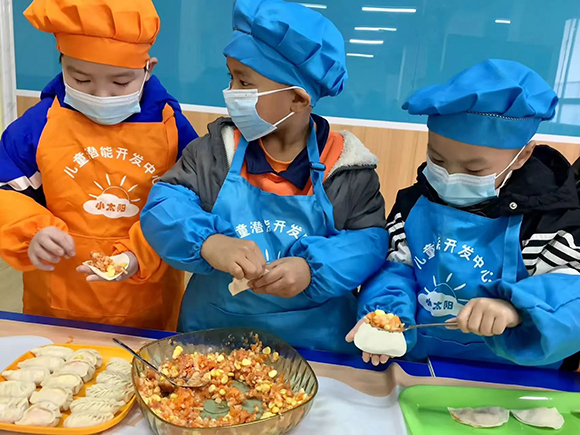 “幼”遇冬至-饺香四溢--冬至包饺子活动(图6) “幼”遇冬至-饺香四溢--冬至包饺子活动(图6)