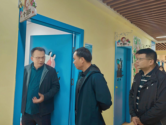 清新区残联节前到小太阳进行慰问与督查(图3)