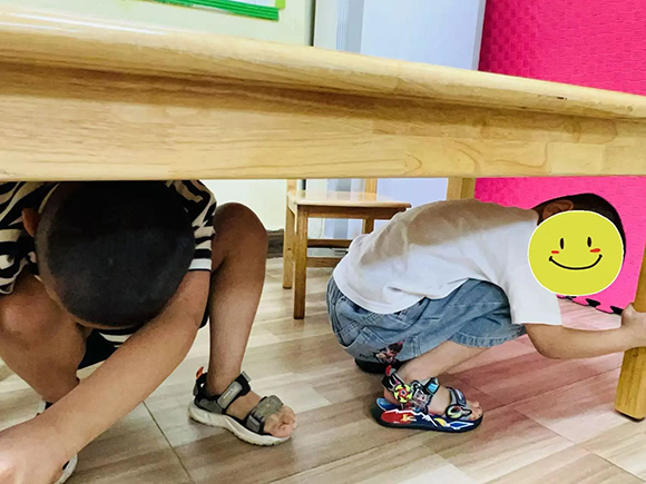 安全教育课堂 — 防震演练(图4) 安全教育课堂 — 防震演练(图4)