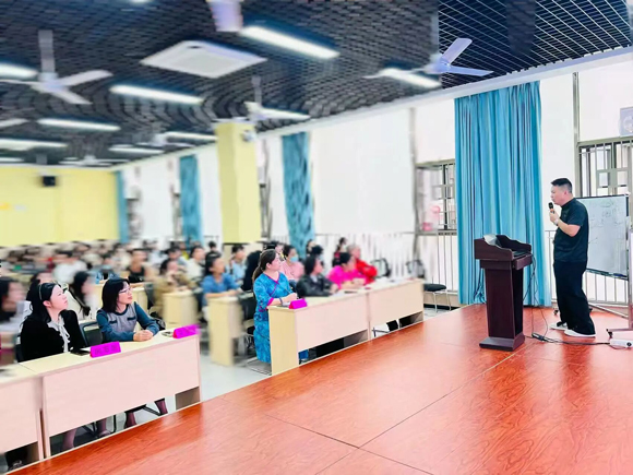 赋能家长 · 守护成长——问题行为家长培训(图10) 赋能家长 · 守护成长——问题行为家长培训(图10)