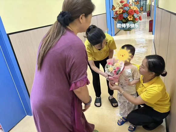 以“手”传递爱 · 教师节快乐!(图17) 以“手”传递爱 · 教师节快乐!(图17)