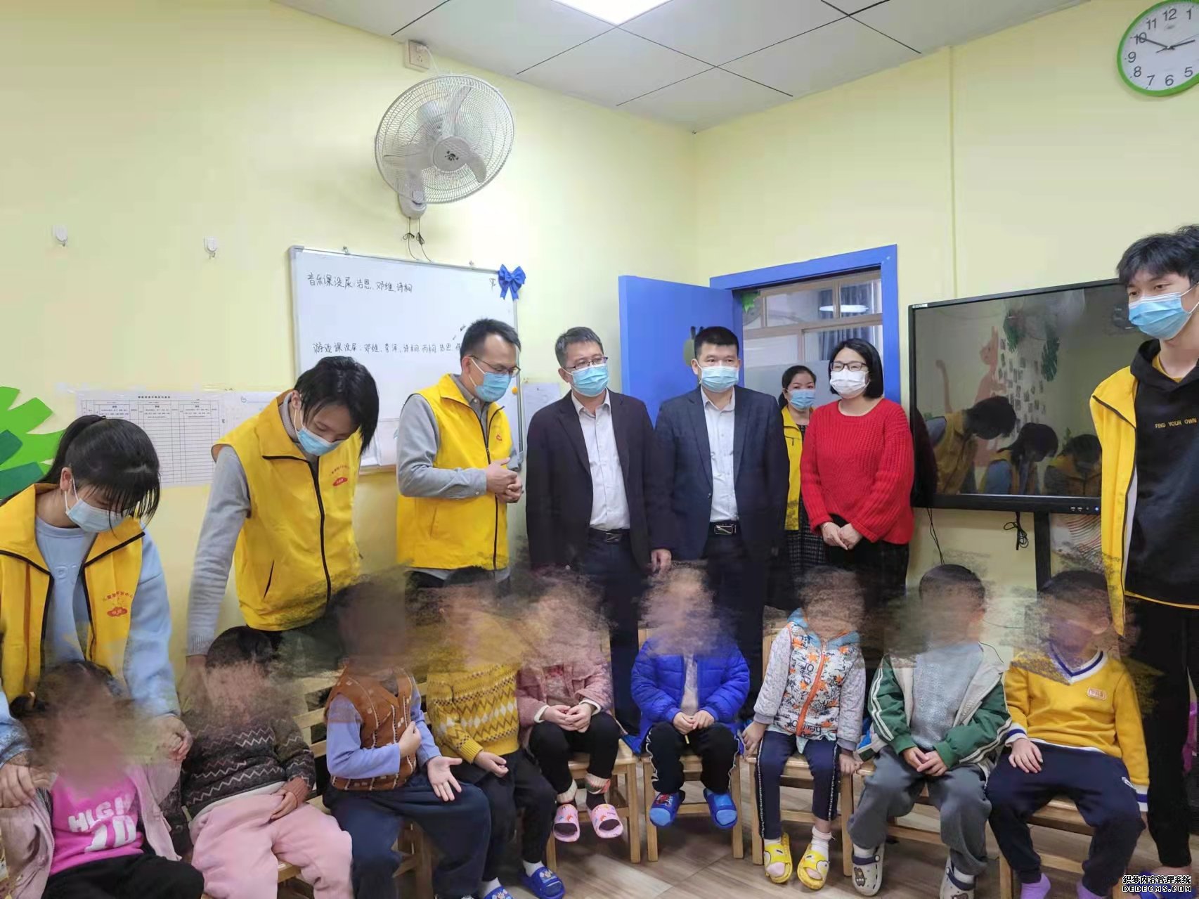 房区长等领导到小太阳进行调研指导工作(图4)