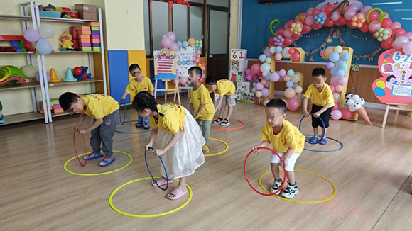 “多彩童年,快乐无限”小太阳儿童节活动(图9) “多彩童年,快乐无限”小太阳儿童节活动(图9)